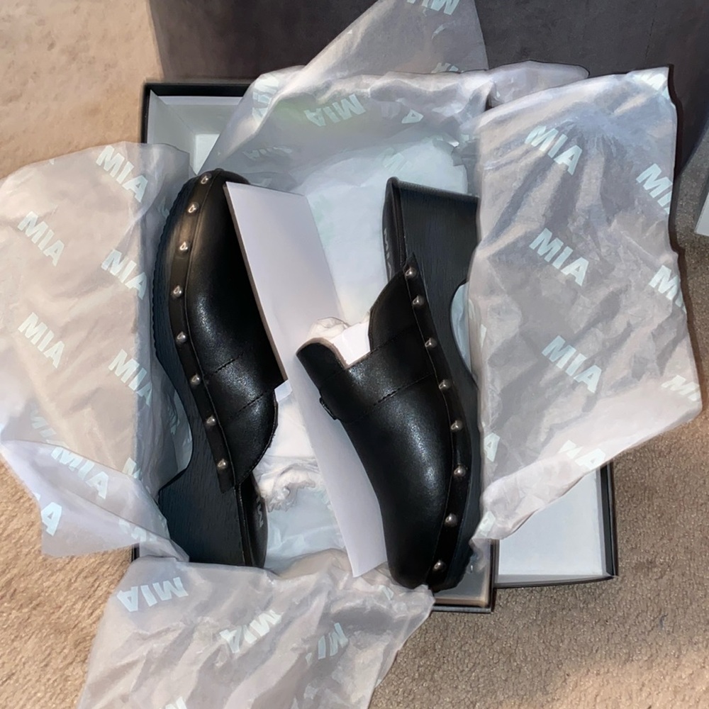 Black clogs size 8.5